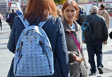 6 Must-Know Tips to Avoid Common Travel Scams Worldwide