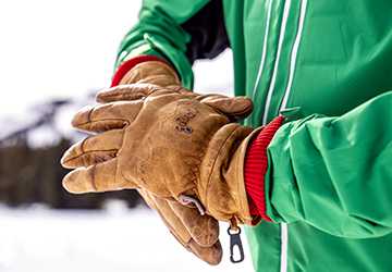4 Tips for Choosing the Perfect Winter Gloves